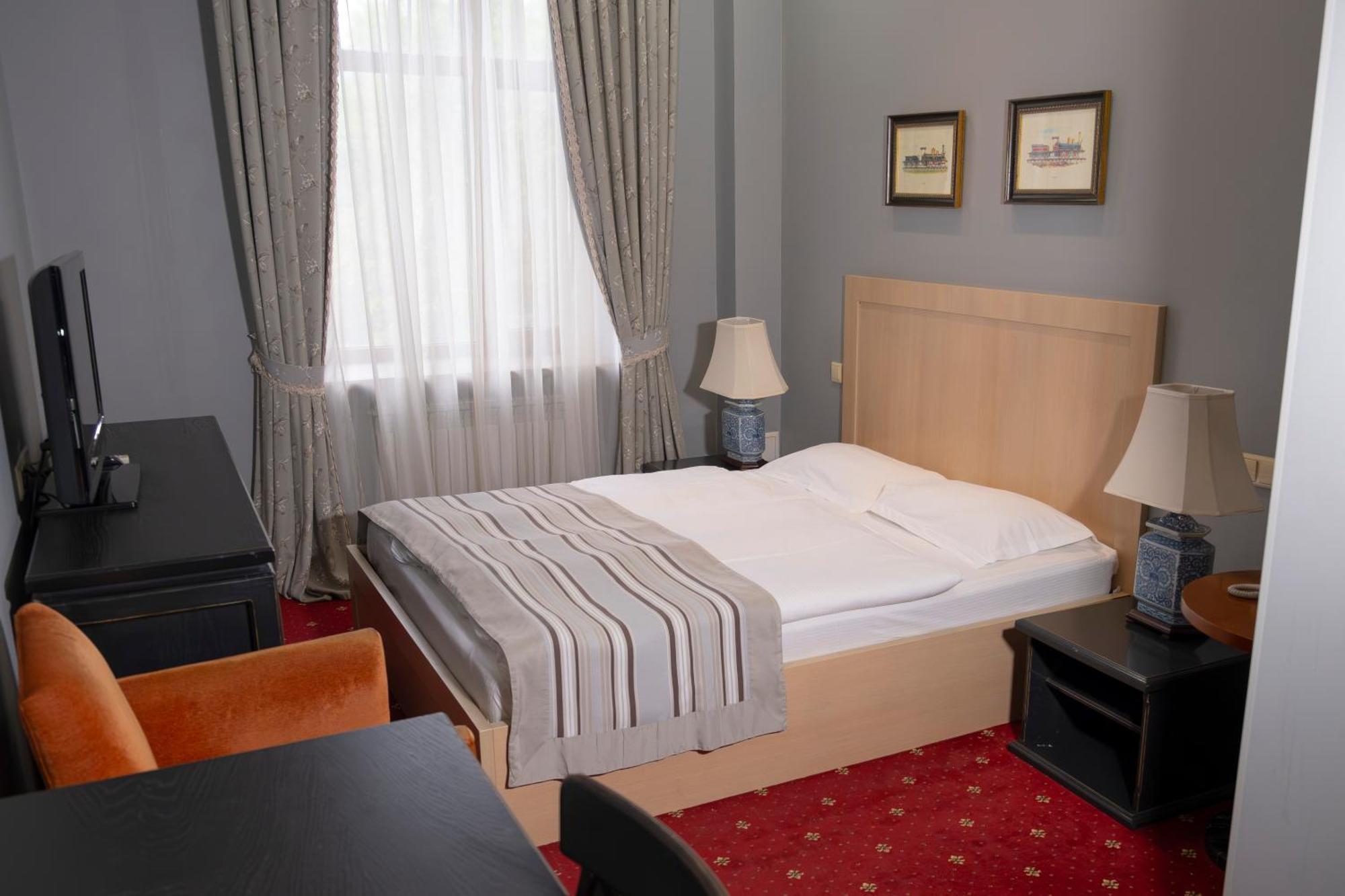 Plaza Hotel Кокшетау Экстерьер фото